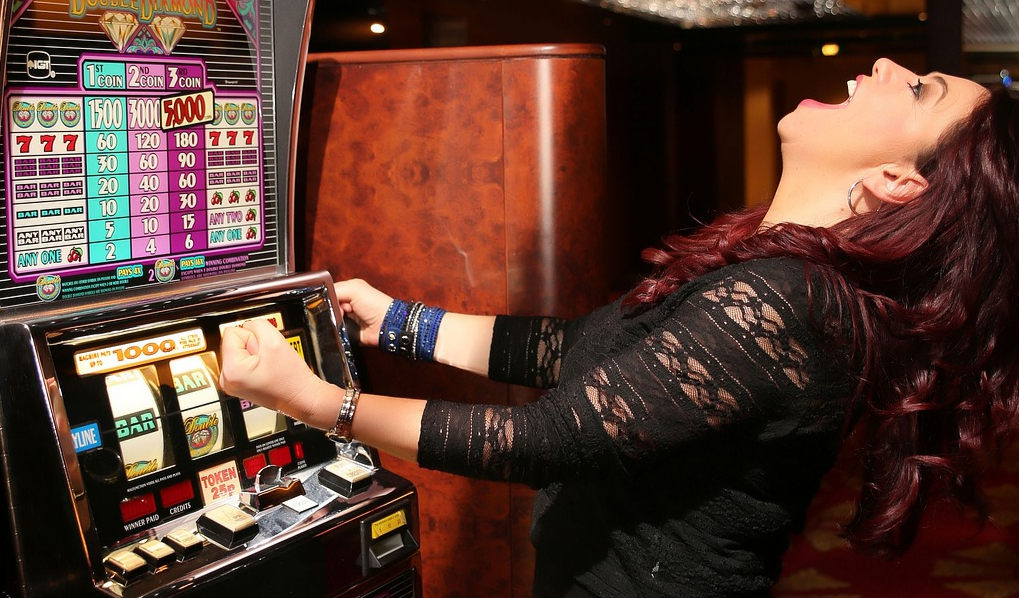 Can’t Make It to Vegas? Try These Fun Live Casino Games